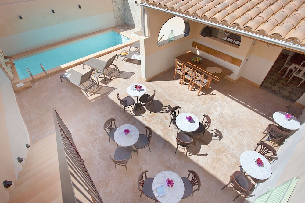 CASAL DE PETRA ROOMS & POOL 44/50