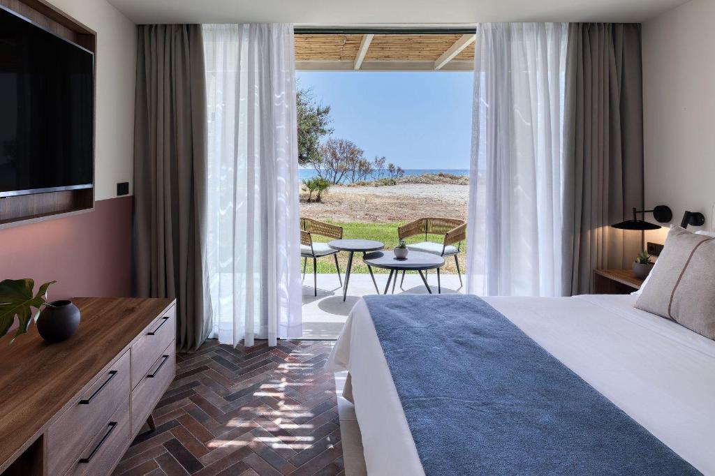 2 Bedrooms, Sapphire, Lush, Suite, Twin Beds, Sofa، Domes Aulus Zante Autograph Collection 2/3