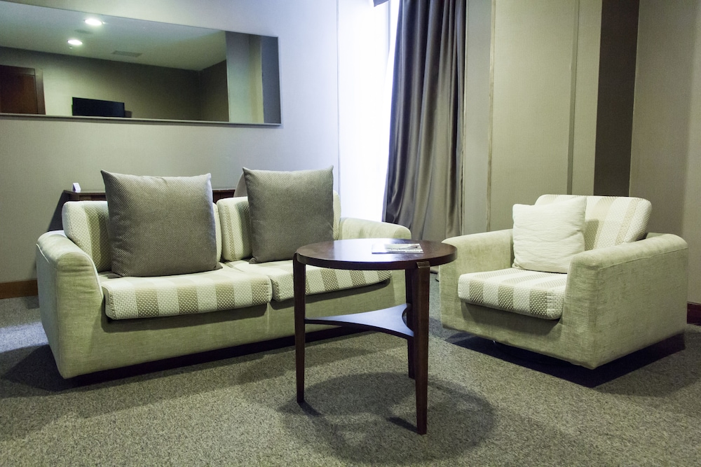 Parkside Hotel Apartments 30/44