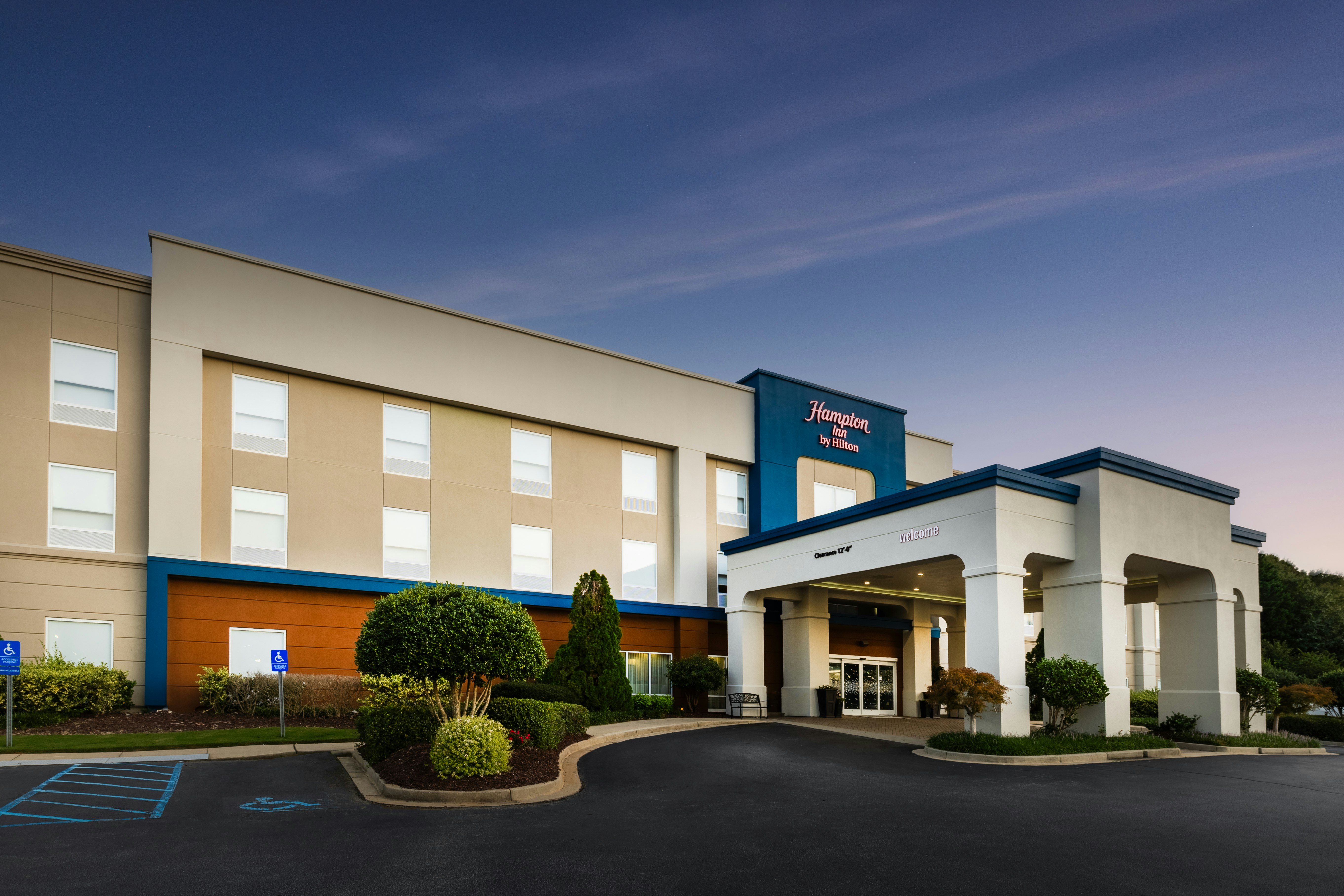 Hampton Inn Easley 4/72