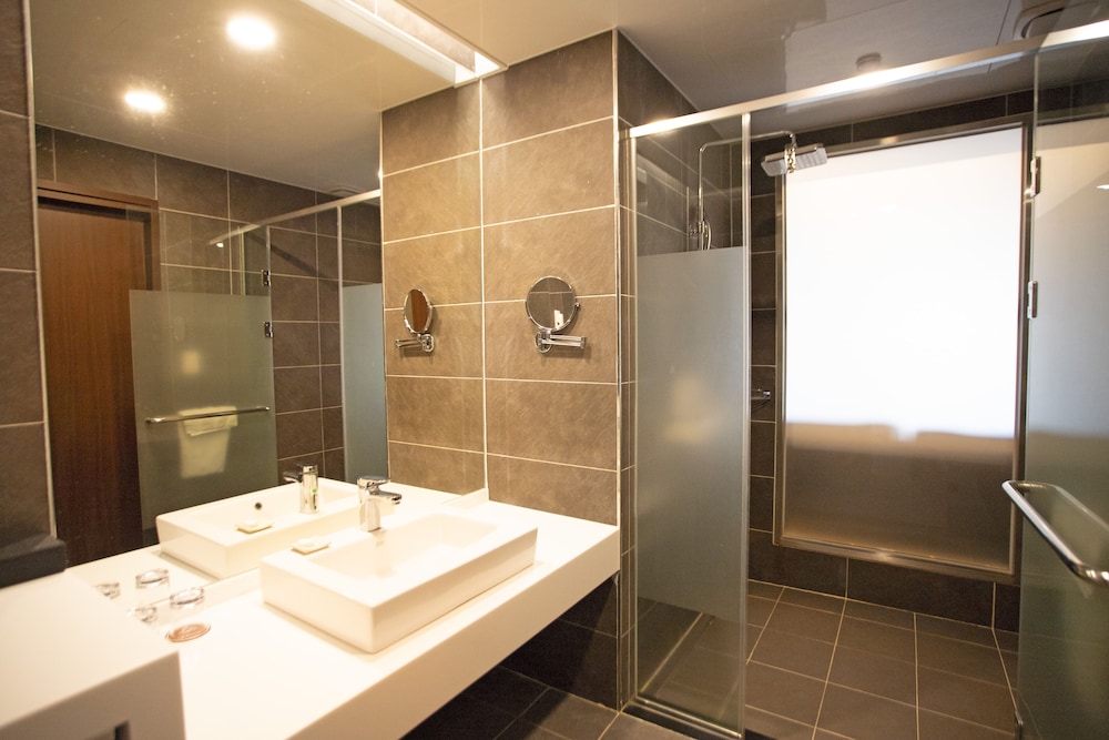 Deluxe, Twin Beds, The Qube Resort Jeju 2/2