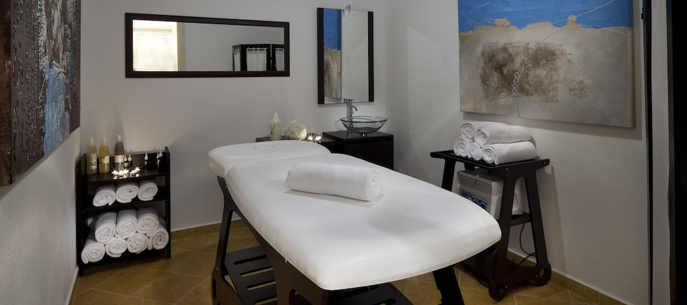 CALA GINEPRO RESORT AND SPA 50/50