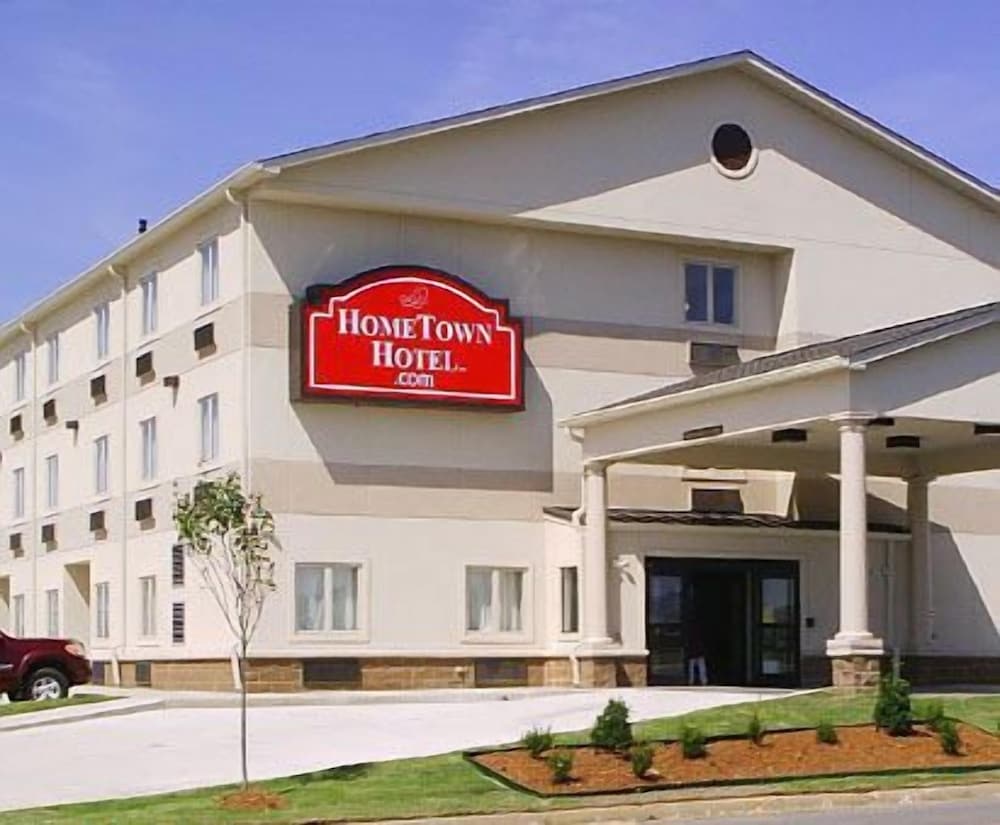Hometown Hotel Bryant 2/33