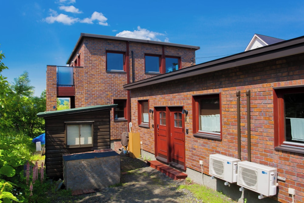 Brick House Furano 5/37
