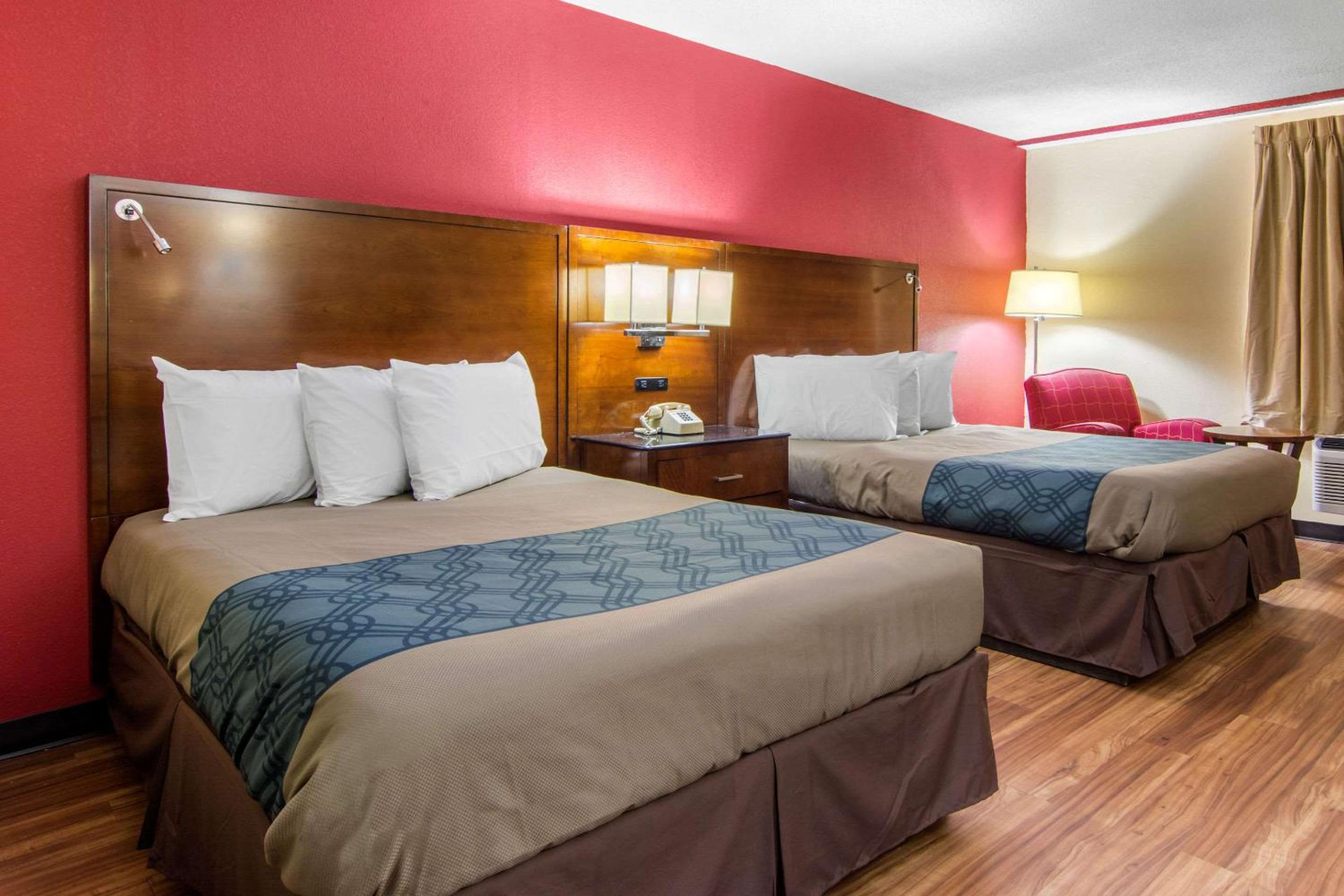 Room, 2 Double Beds, Forsyth, GA 3/9