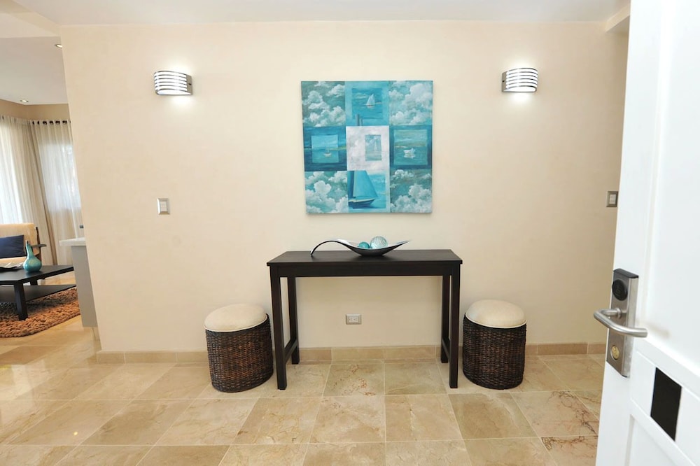 WATERMARK LUXURY OCEANFRONT ALL SUITE HOTEL 12/56