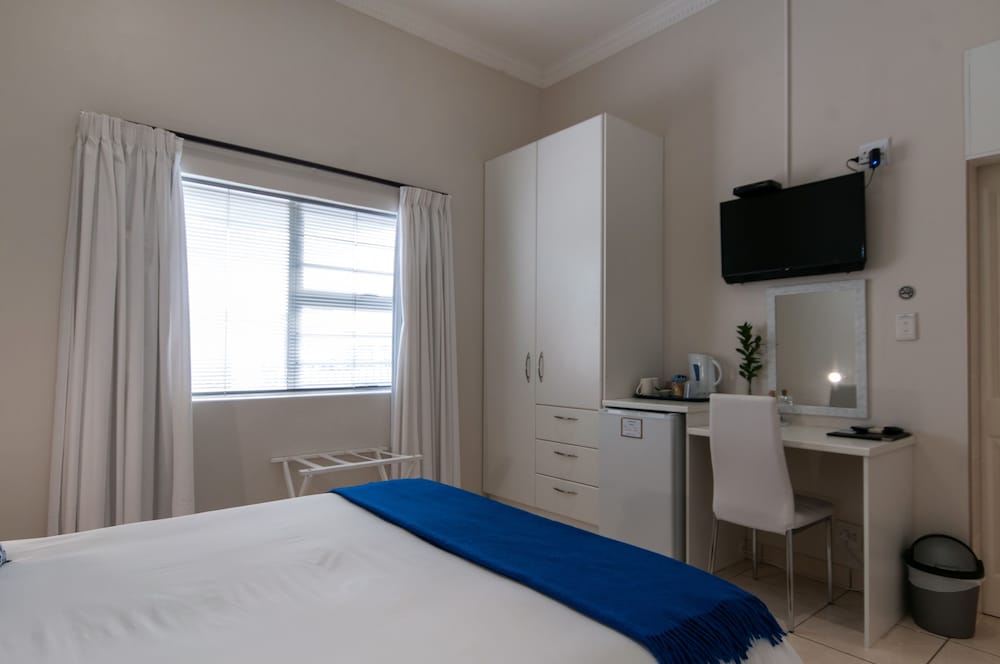 Millard Crescent Guest House 9/31