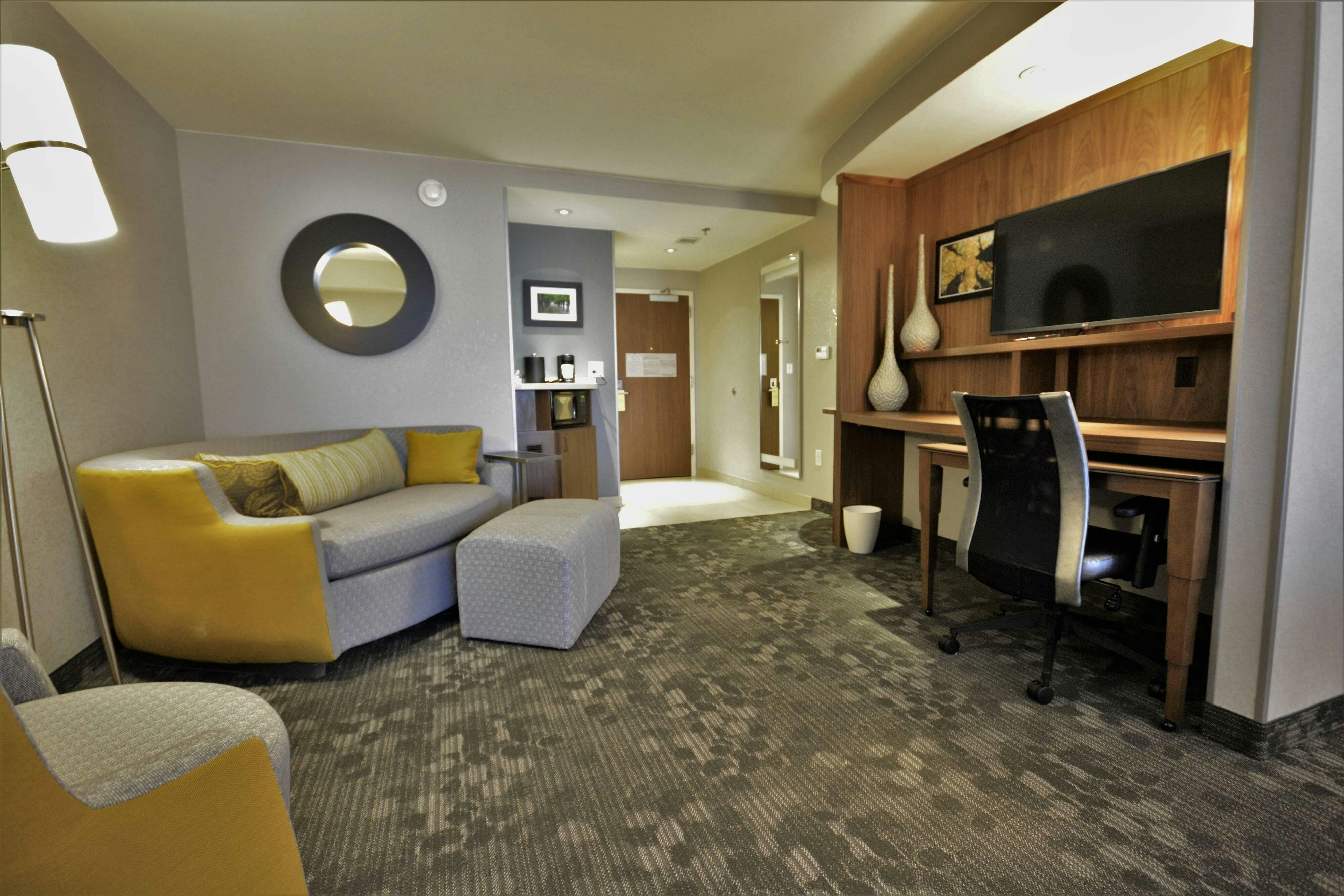Courtyard by Marriott Asheville Airport 14/24