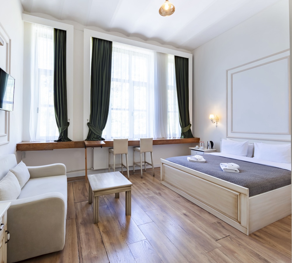 Cezayir Rooms 32/60
