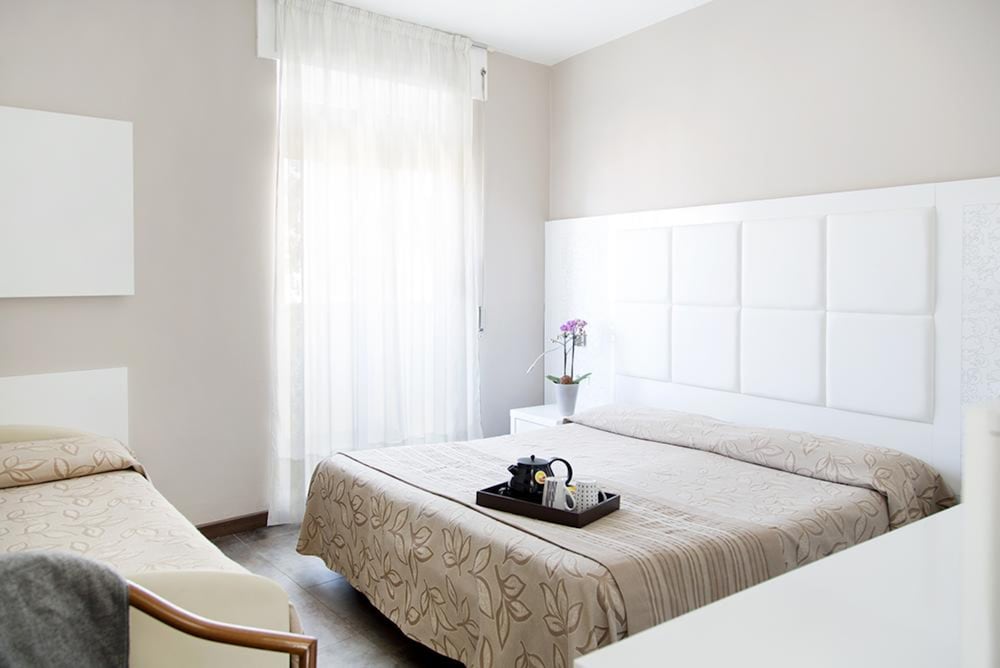 ROOM, TRIPLE
