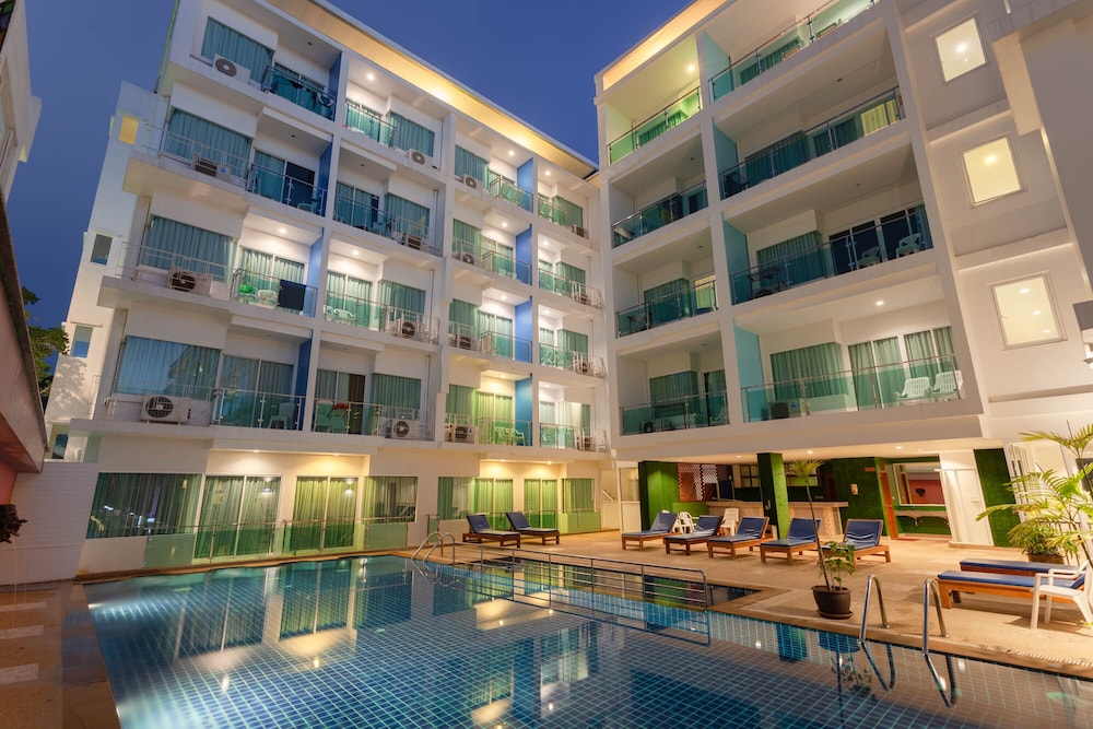 Baumancasa Beach Resort in KARON BEACH