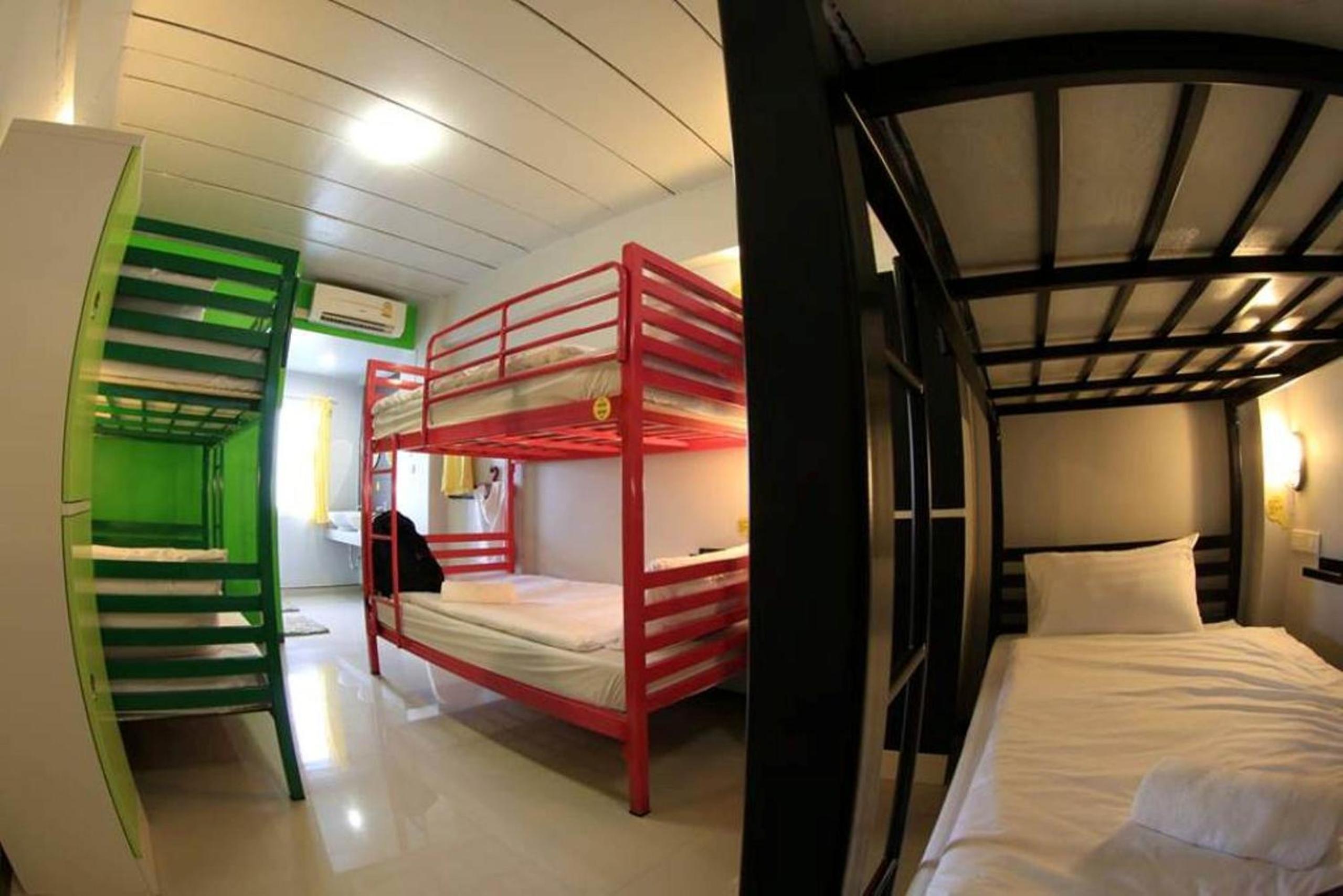 Female Dorm, Female Only