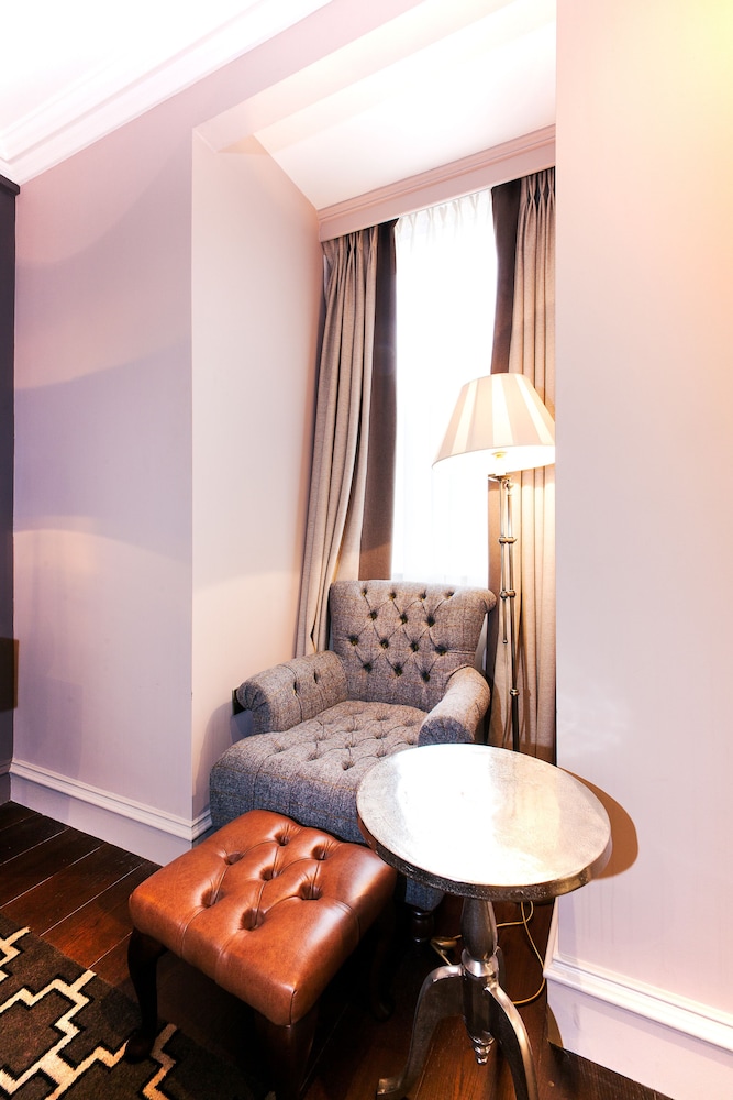 Hotel Indigo Edinburgh - Princes Street, an IHG Hotel (ex Royal British) 51/82