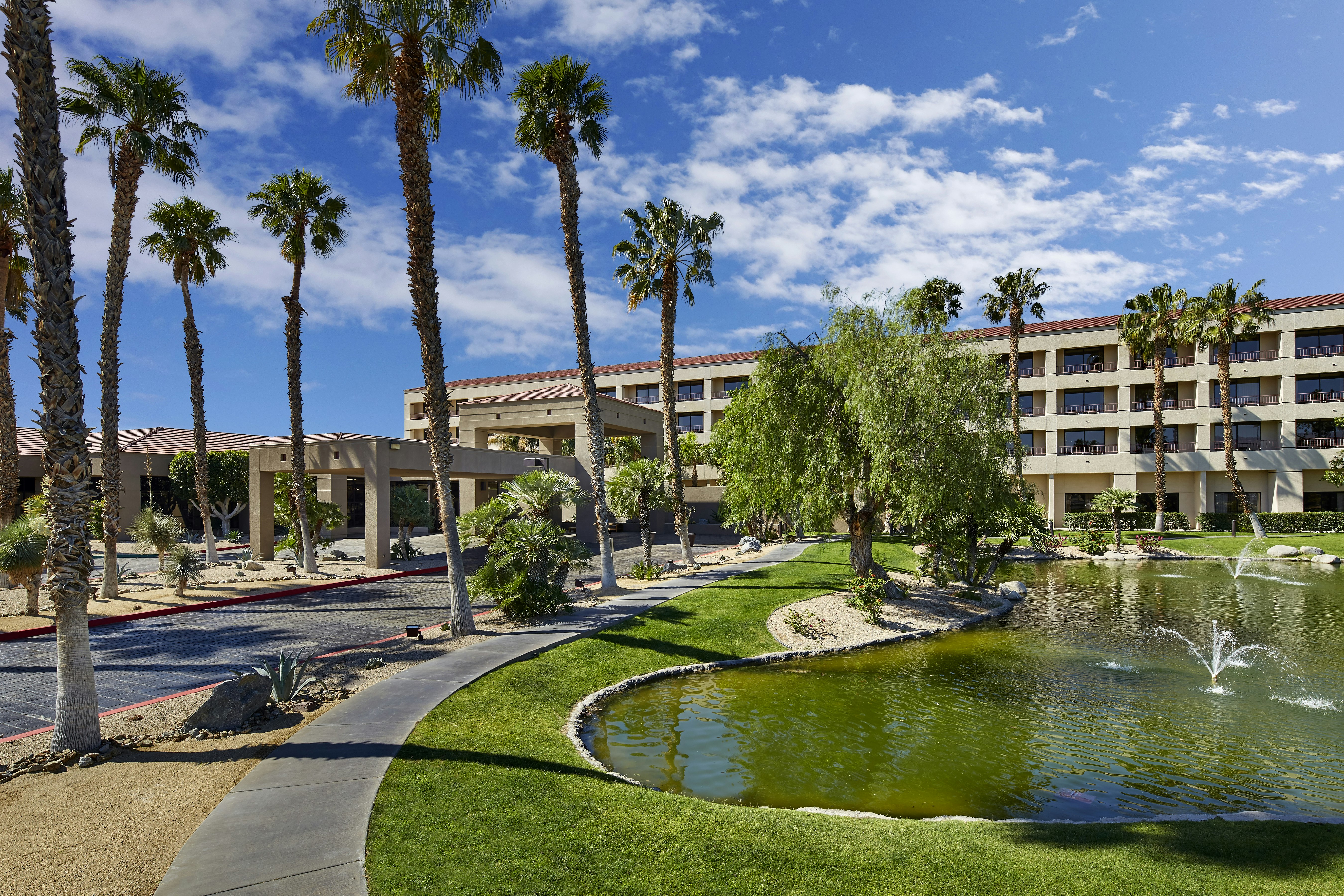 Doubletree By Hilton Golf Resort Palm Springs 79/81