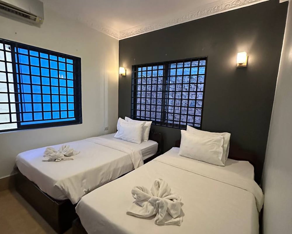 Mandalay Inn 14/28