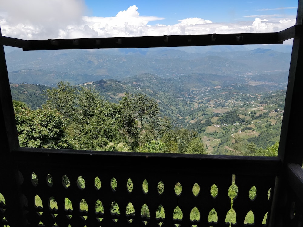 Everest Manla Resort 36/50