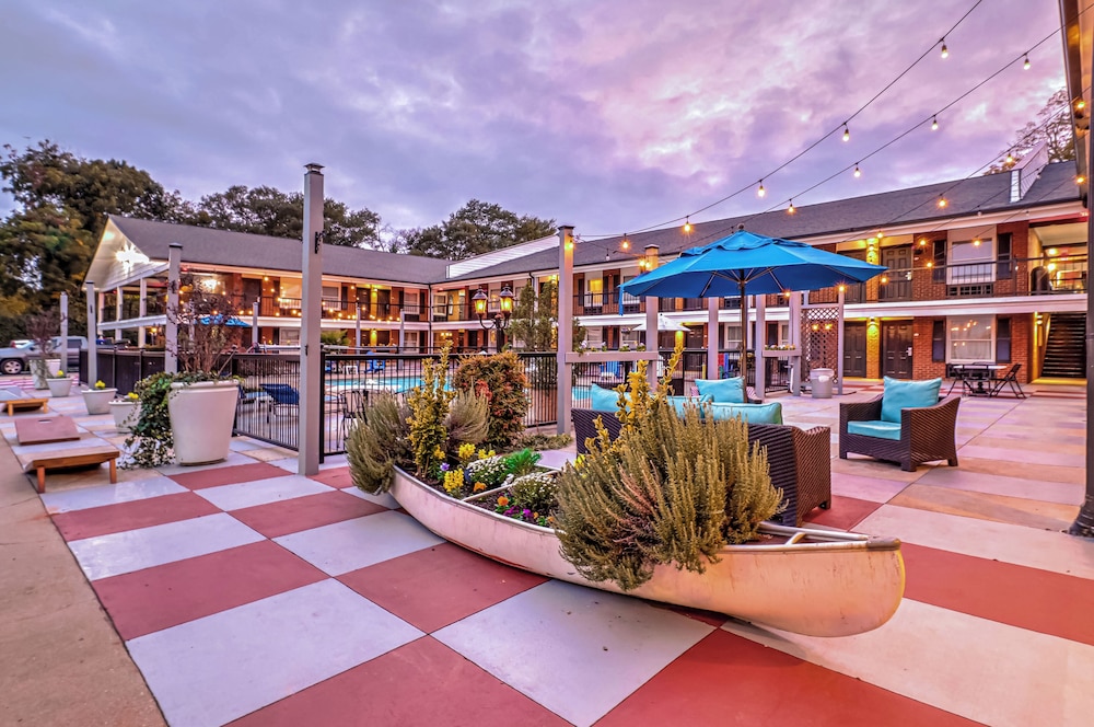 The Guest Lodge Gainesville 35/50