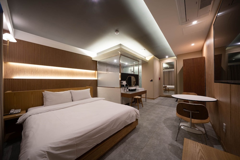 غرفة ديلوكس بسرير كوين، Brown-Dot Hotel Daegu Hyukshin Doshi 4/8