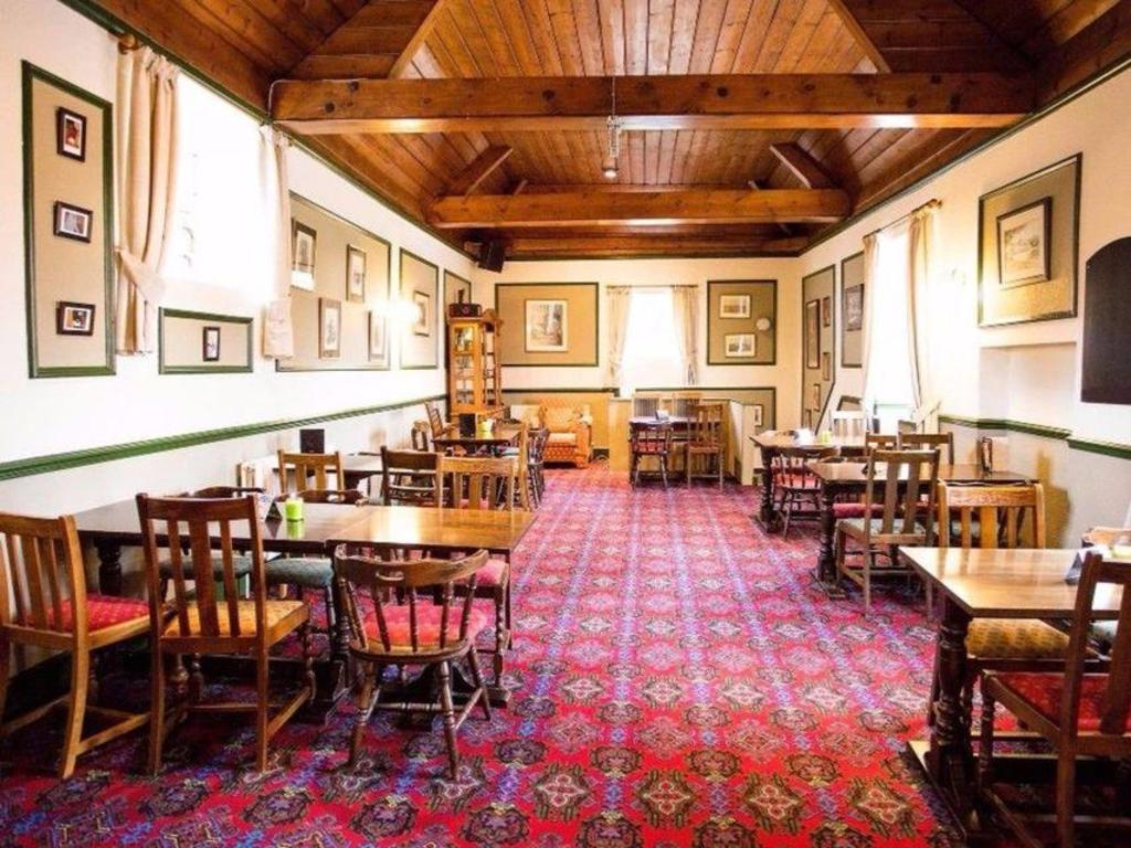 Harewood End Inn 20/23