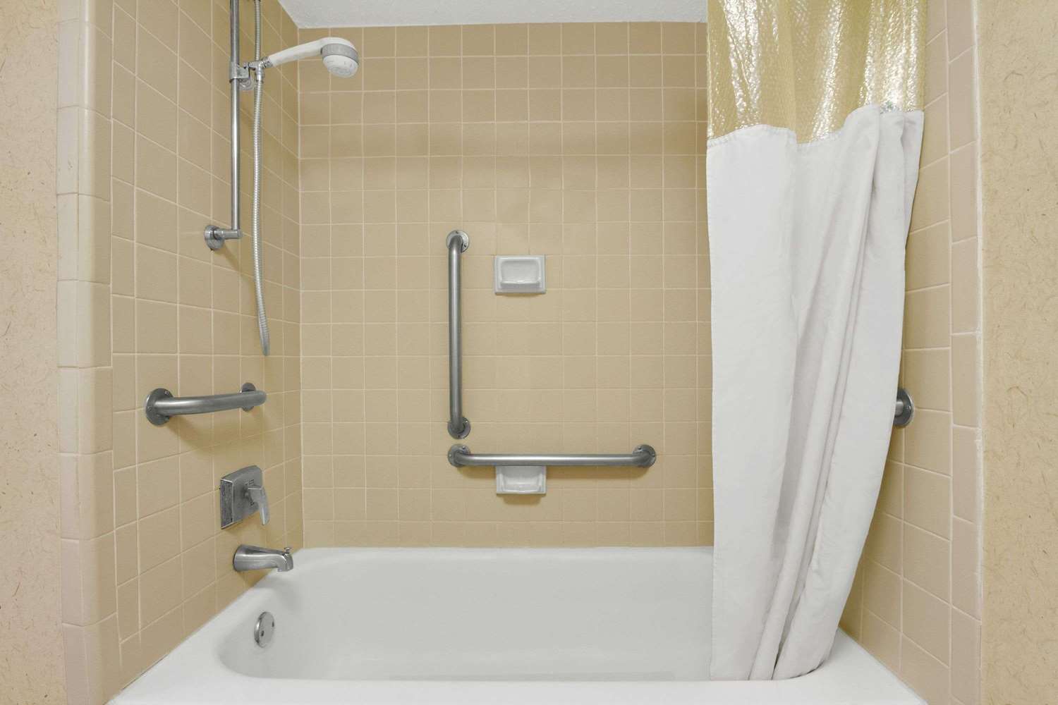 Super 8 by Wyndham Oxford 15/15