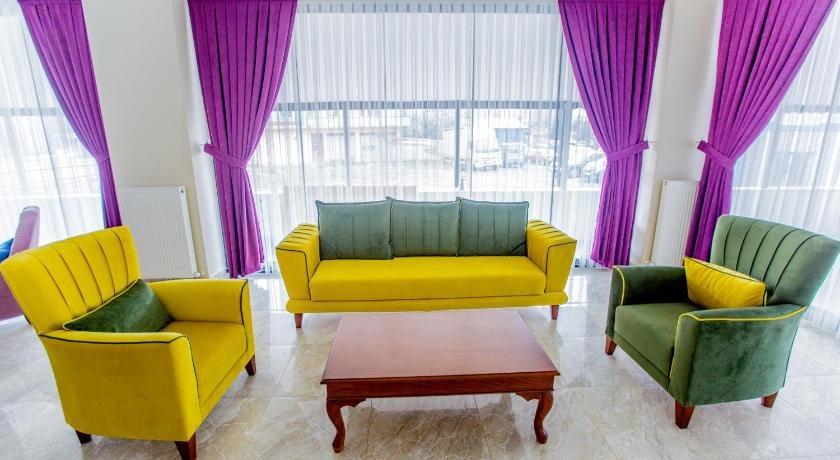 Rosso Hotel 12/20