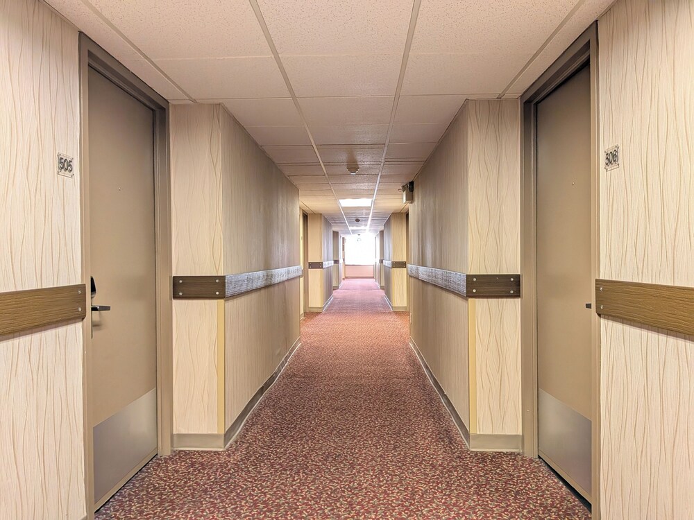 Confederation Place Hotel 45/68