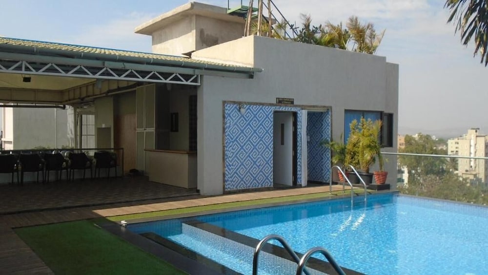 Hotel Vrishali Executive 2/61