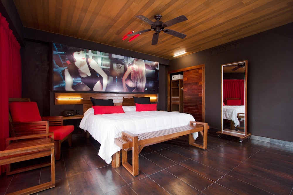 Reina Roja Hotel 31/57