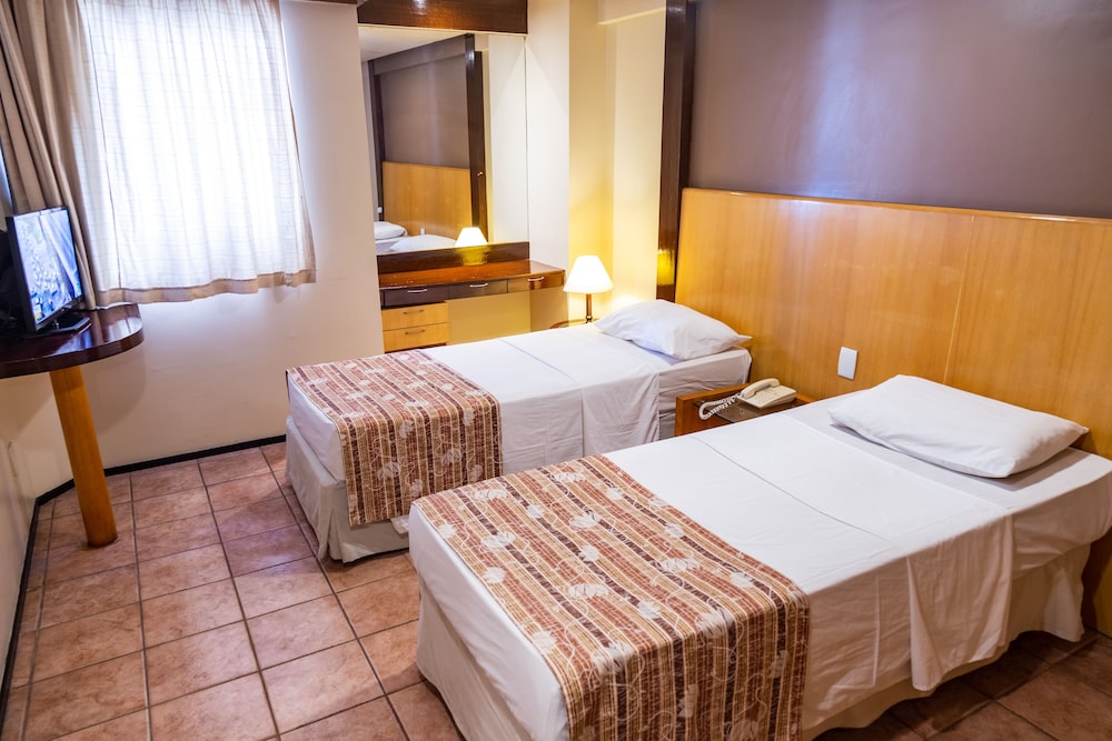 Plaza Praia Suites 35/75