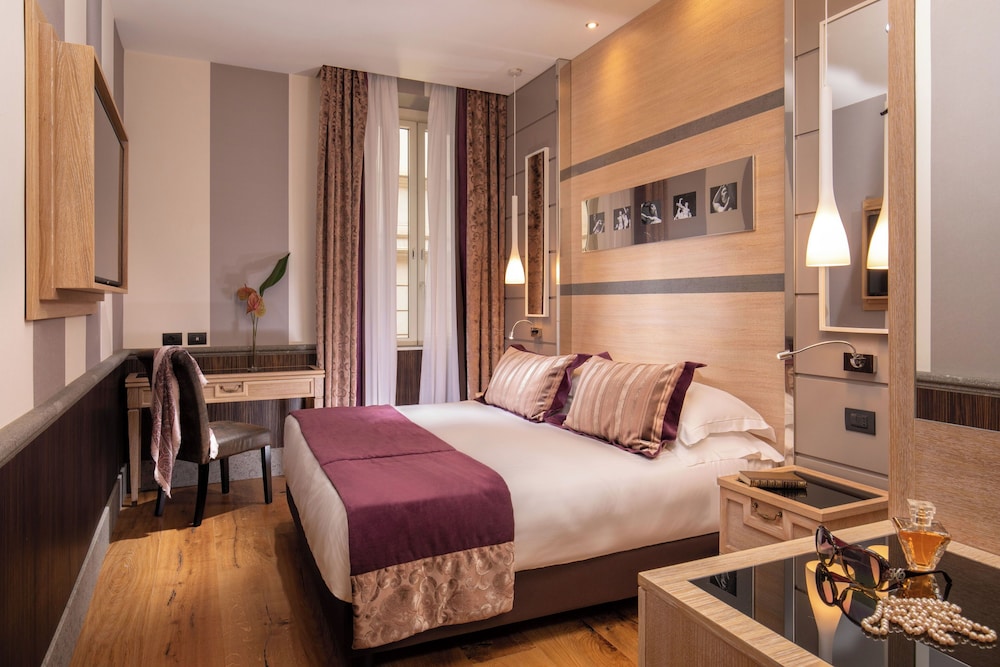 The Inn at the Spanish Steps 52/112