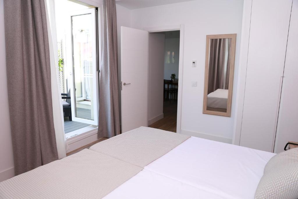 1 Bedroom, Premium, Apartment, Street View