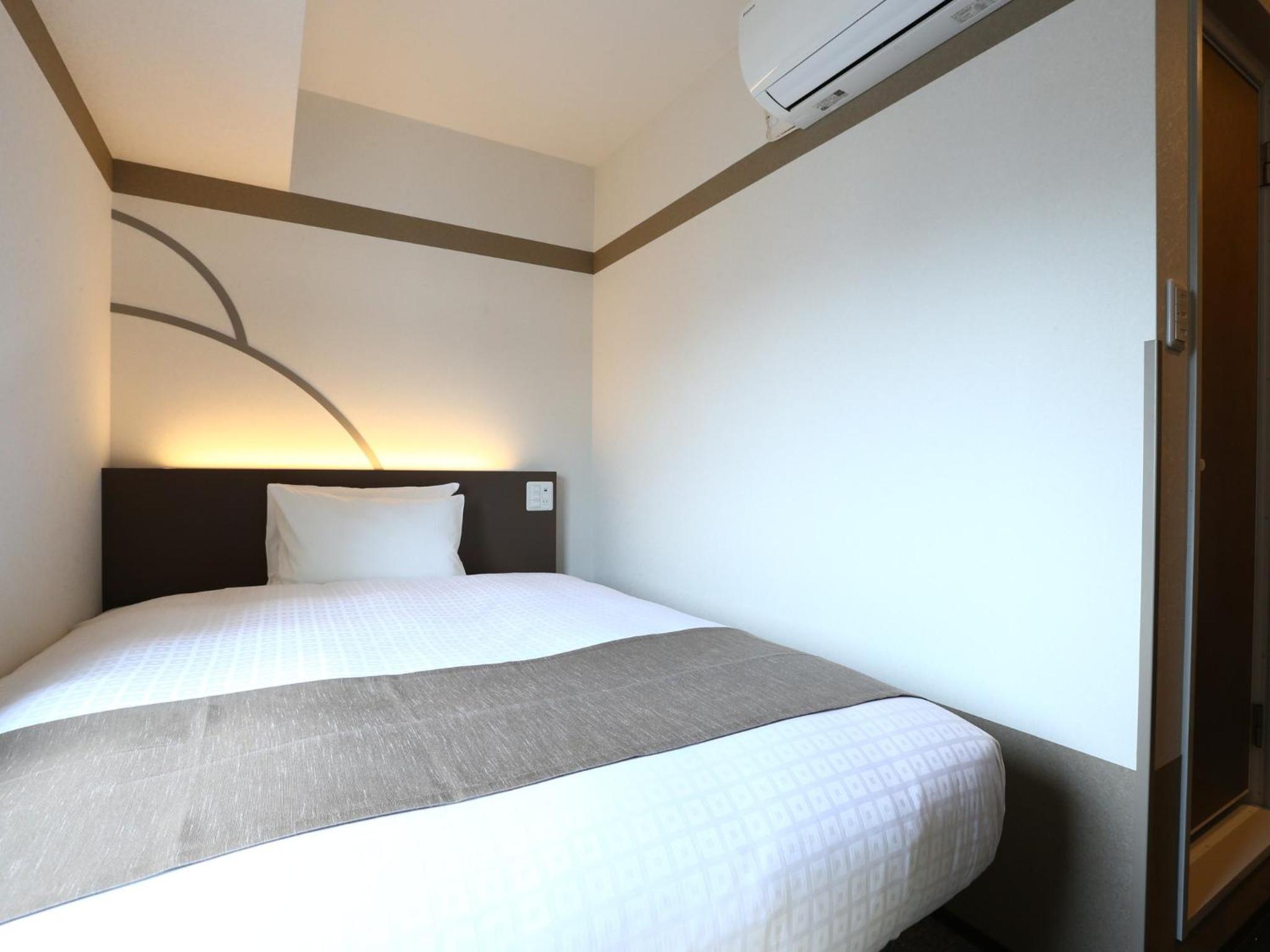 Room, Double Bed, Small