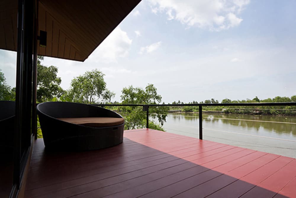 The Grace Amphawa 25/50