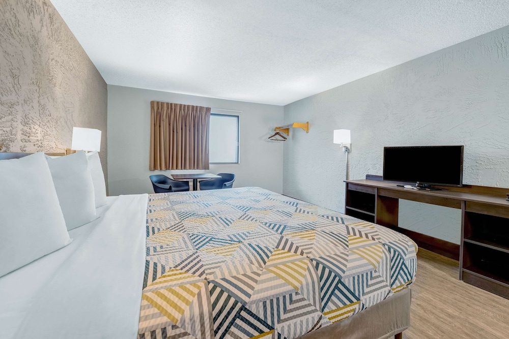 Motel6 Elk Grove Village Il O Hare 33/50