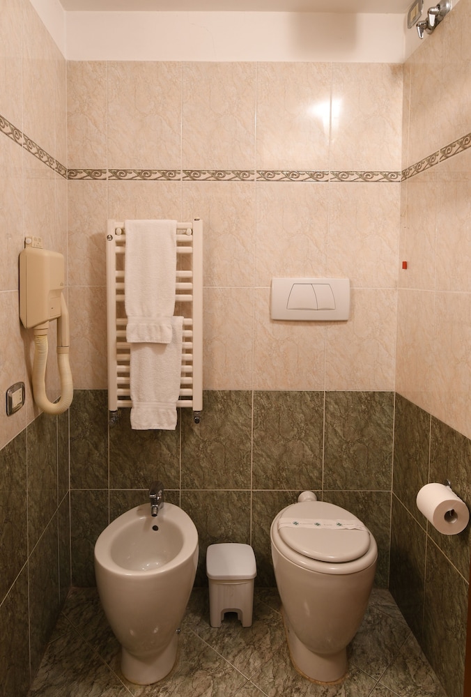Hotel Cavour 52/58