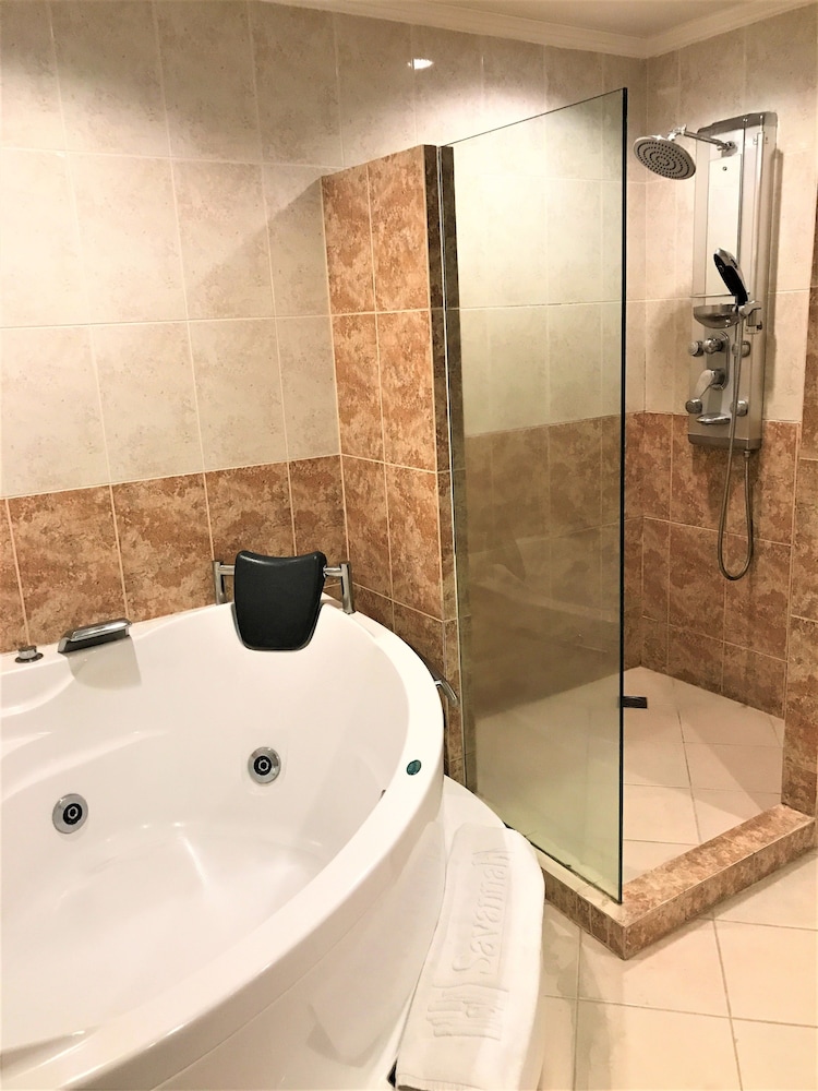 Savannah Resort Hotel 48/60