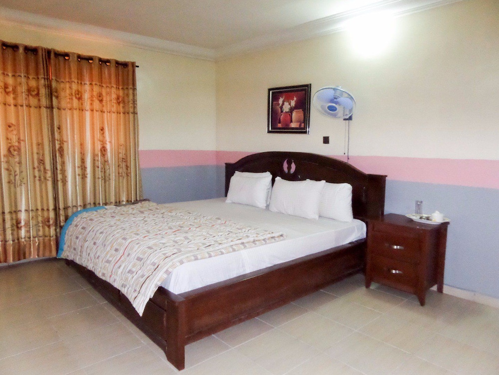 Royal Park Hotel & Suites 18/66