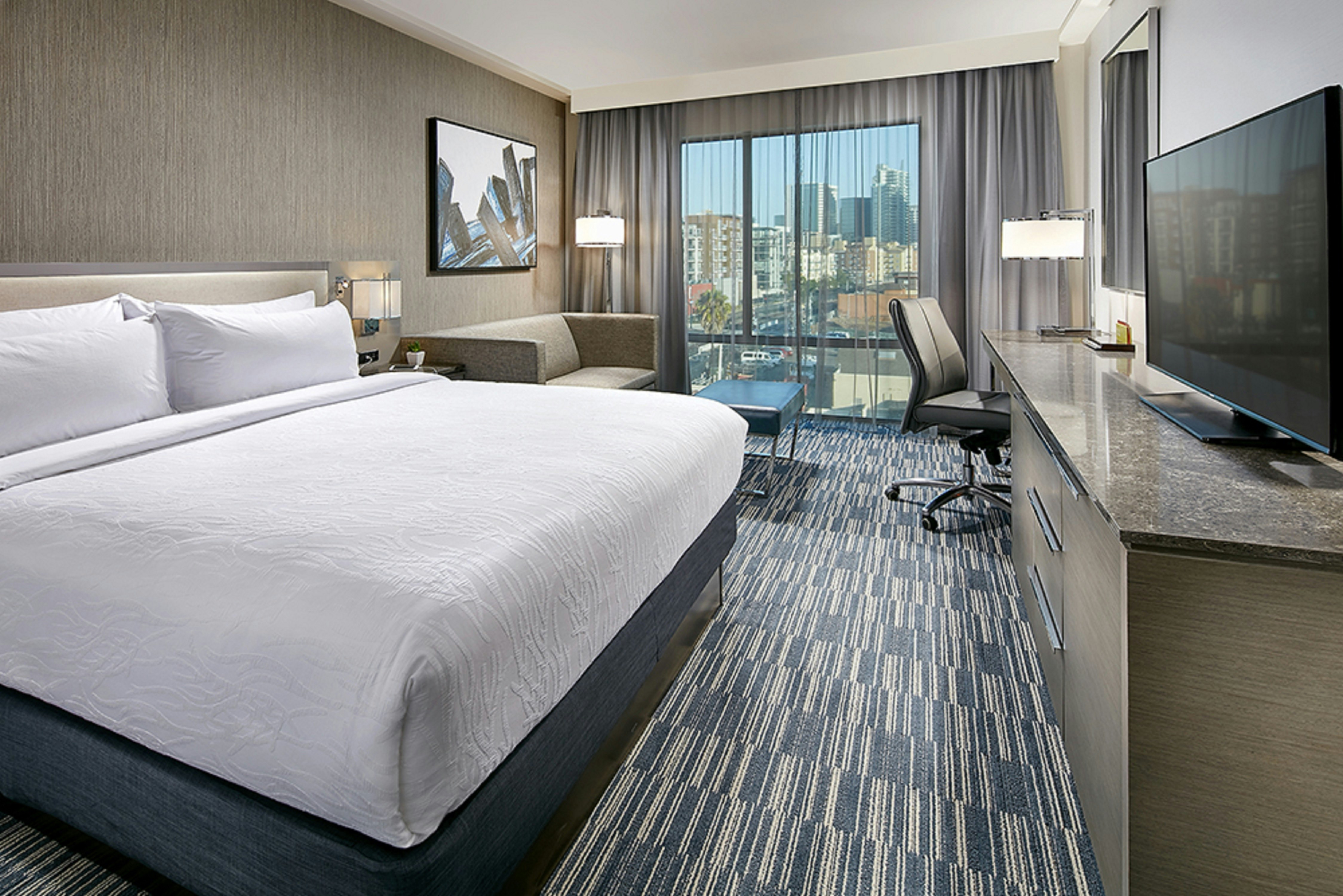 ROOM, KING BED, ACCESSIBLE