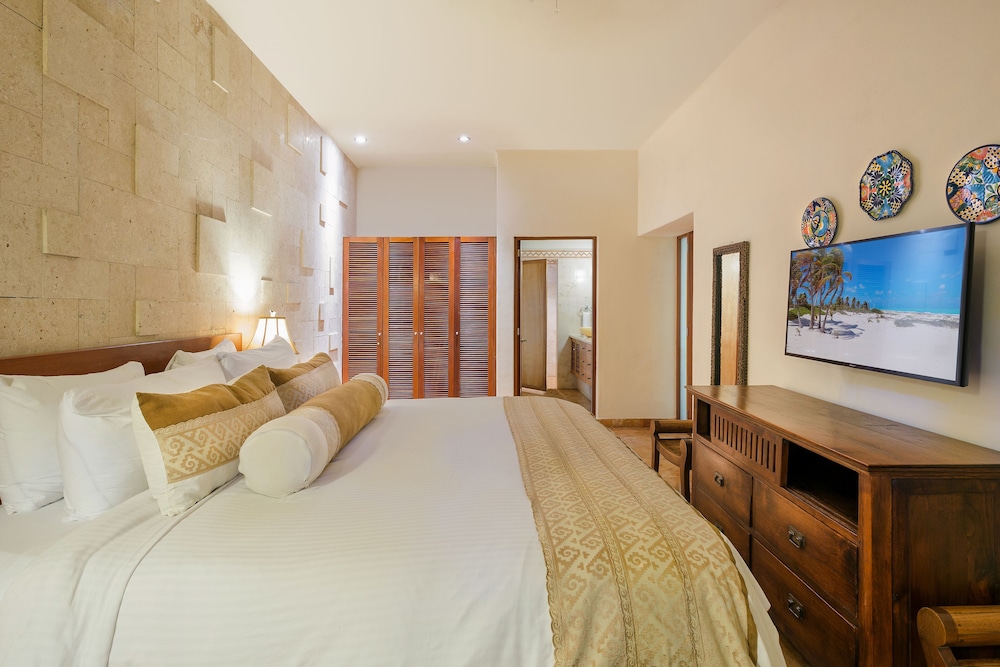 1 BEDROOM, CONDO, EXCLUSIVE