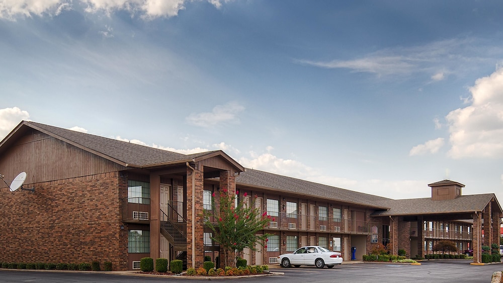Surestay Plus Hotel By Best Western Poteau 2/36