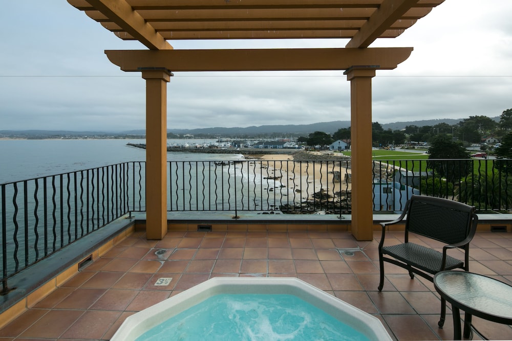 Monterey Bay Inn 31/44