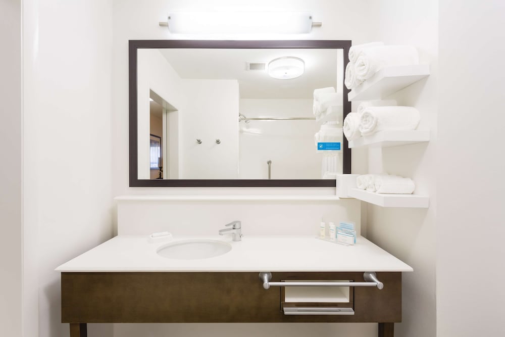 Hampton Inn Havelock 20/56