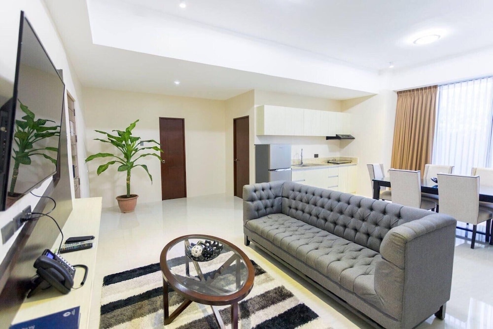 Eastland Hotel and Residences 33/39
