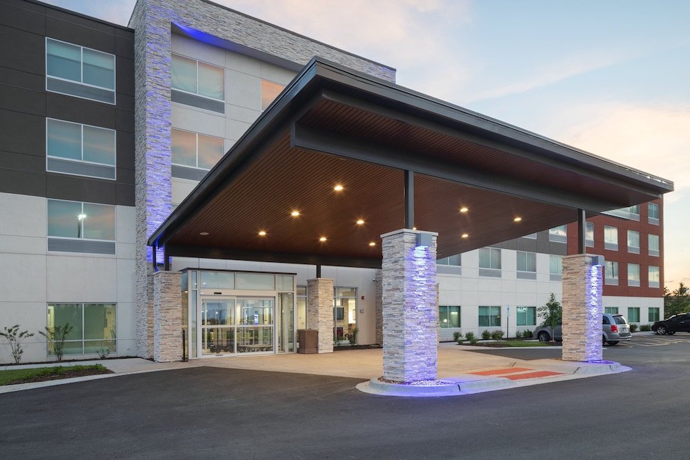 Holiday Inn Express Suites Bourbonnais East Bradley 1/67