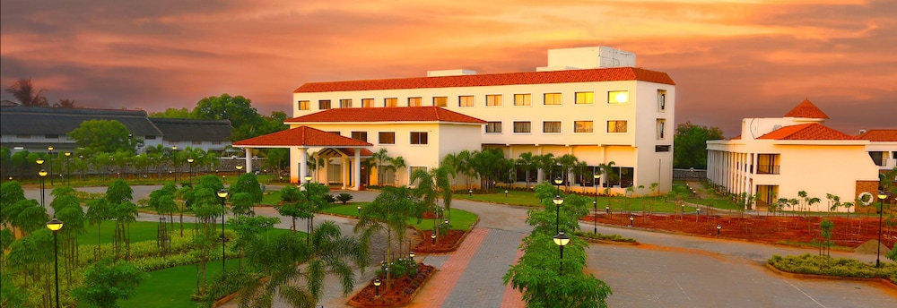 Grand Serenaa Hotel And Resorts 4/31