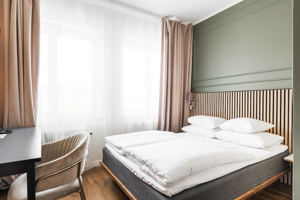 Compact, Double Bed