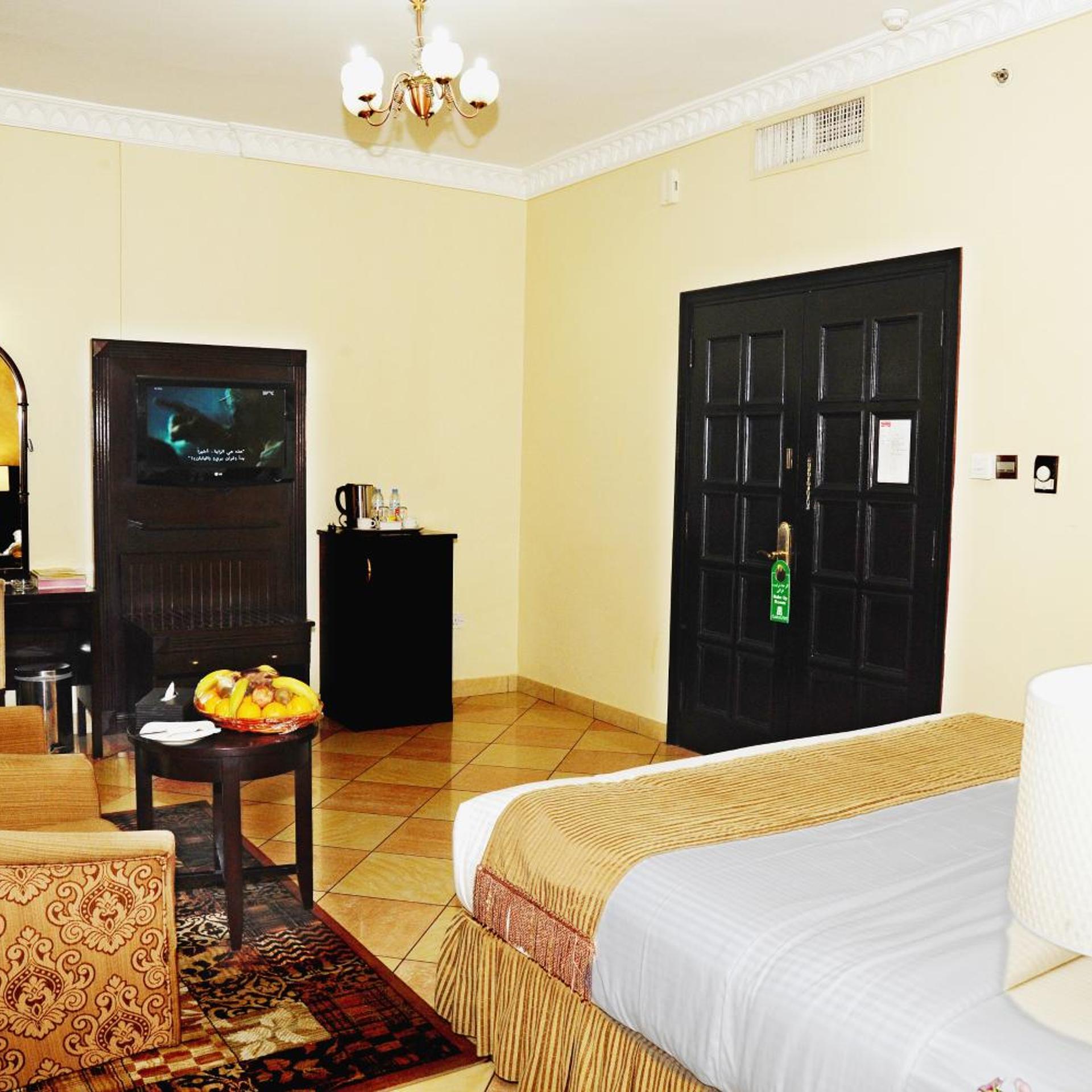جناح جونيور، Al Jazeera Royal Hotel 6/10