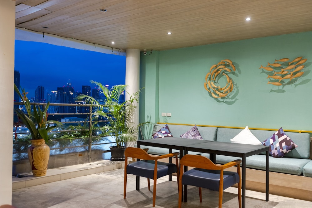 Pinnacle Lumpinee Park Hotel 10/47