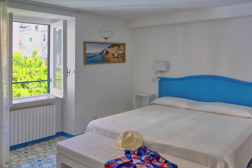 غرفة كلاسيكية ثلاثية، Hotel Amalfi 2/10
