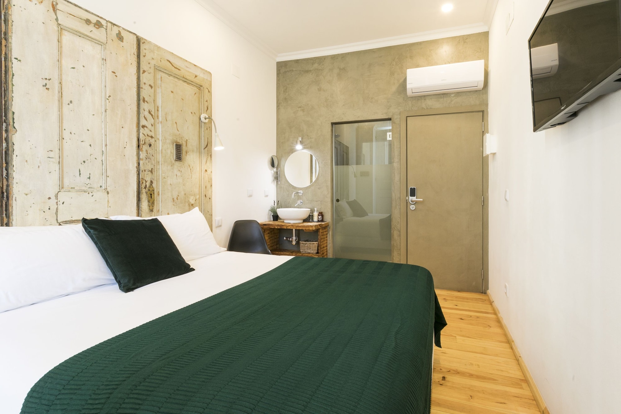 SUPERIOR, TWIN BEDS
